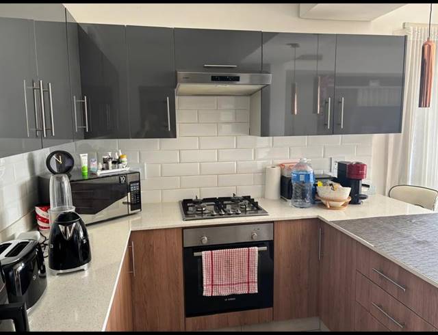 2 BEDROOM APARTMENT FOR SALE IN UMHLANGA RIDGE